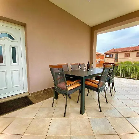 Apartment Ana B