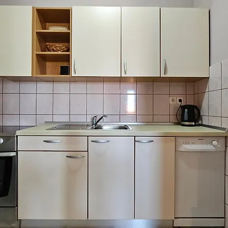 Ana B Apartment *